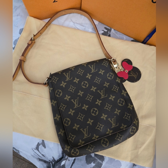 Louis Vuitton Monogram Musette Salsa Short Shoulder Bag - Picture 4 of 17